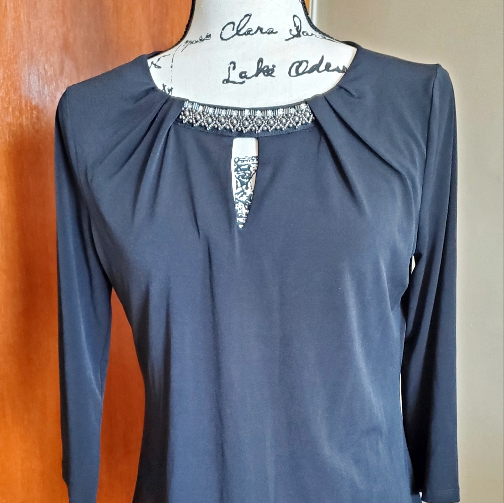 Women's top size pm